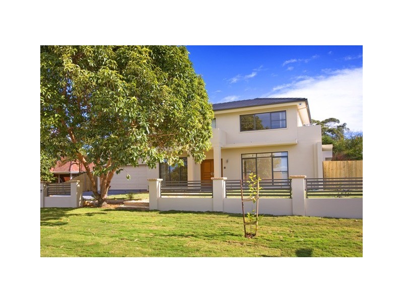 7 LYNBARA AVENUE, St Ives NSW 2075