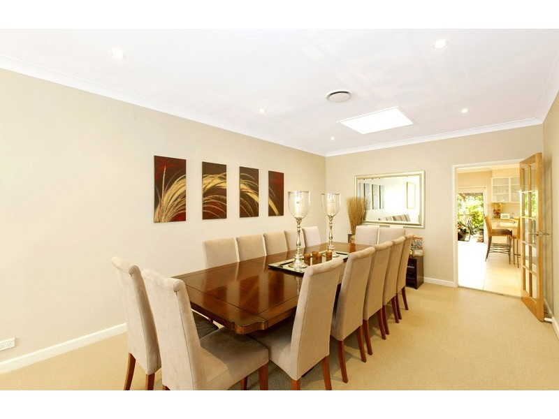 5 FAIRVIEW AVENUE, St Ives NSW 2075