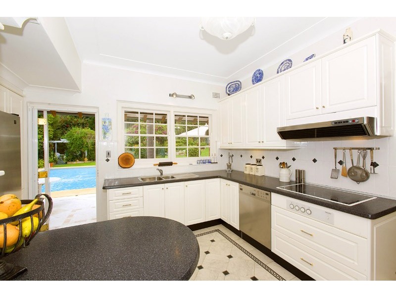 15 KNOWLMAN AVENUE, Pymble NSW 2073