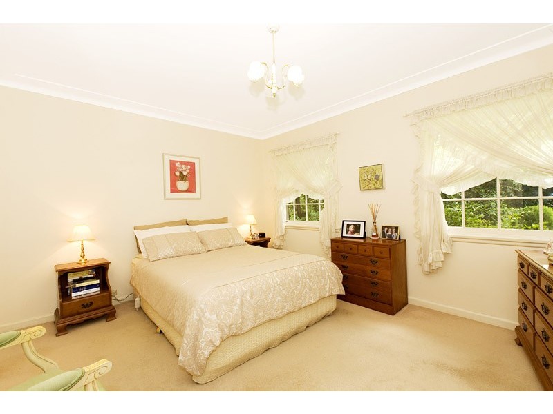 49 GREVILLEA AVENUE, St Ives NSW 2075