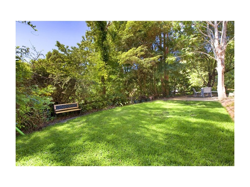 2 RALEIGH CRESCENT, St Ives NSW 2075