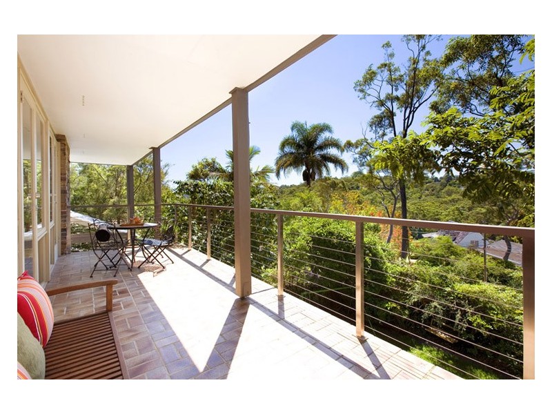 2 RALEIGH CRESCENT, St Ives NSW 2075