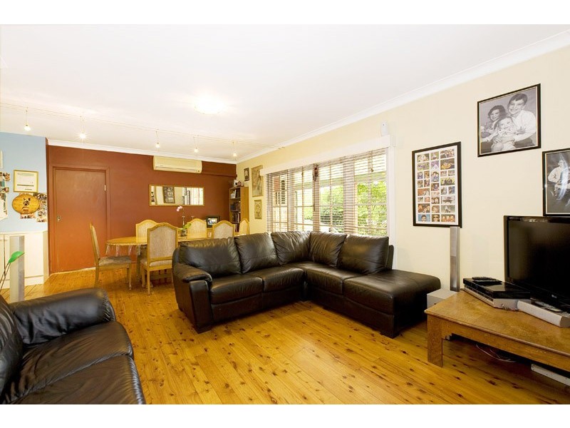 24 GREVILLEA AVENUE, St Ives NSW 2075