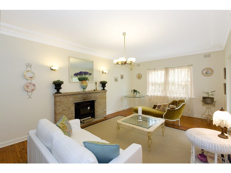 3 BANOOL AVENUE, St Ives NSW 2075