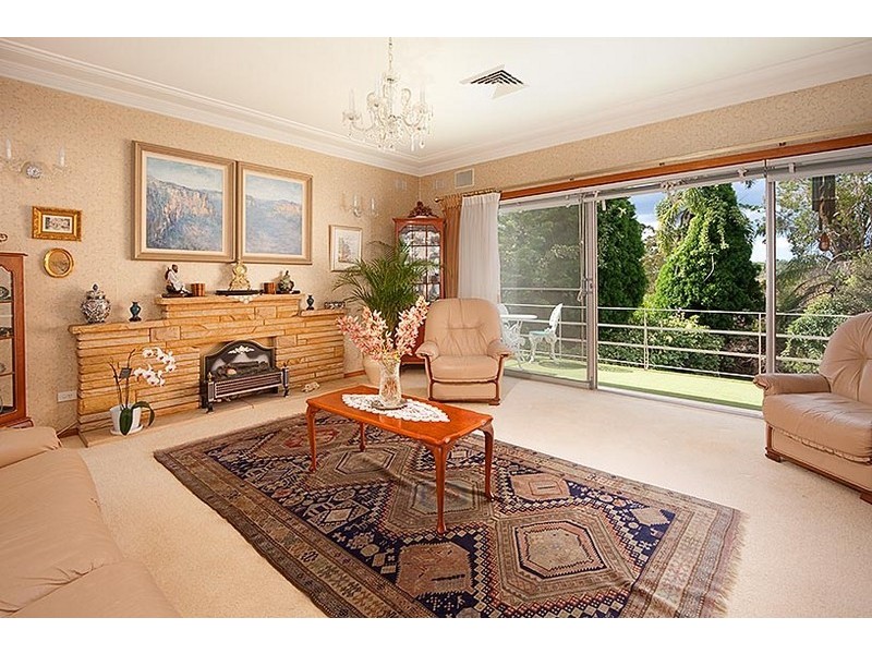 49 ROMNEY ROAD, St Ives NSW 2075