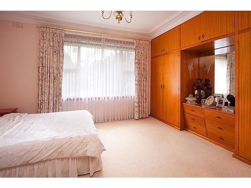 49 ROMNEY ROAD, St Ives NSW 2075