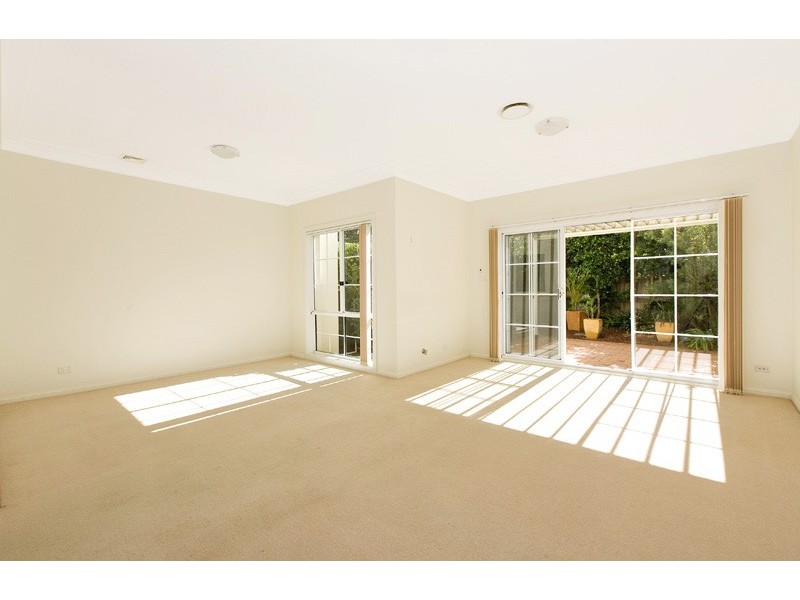 17 HILLCREST  DRIVE, St Ives NSW 2075