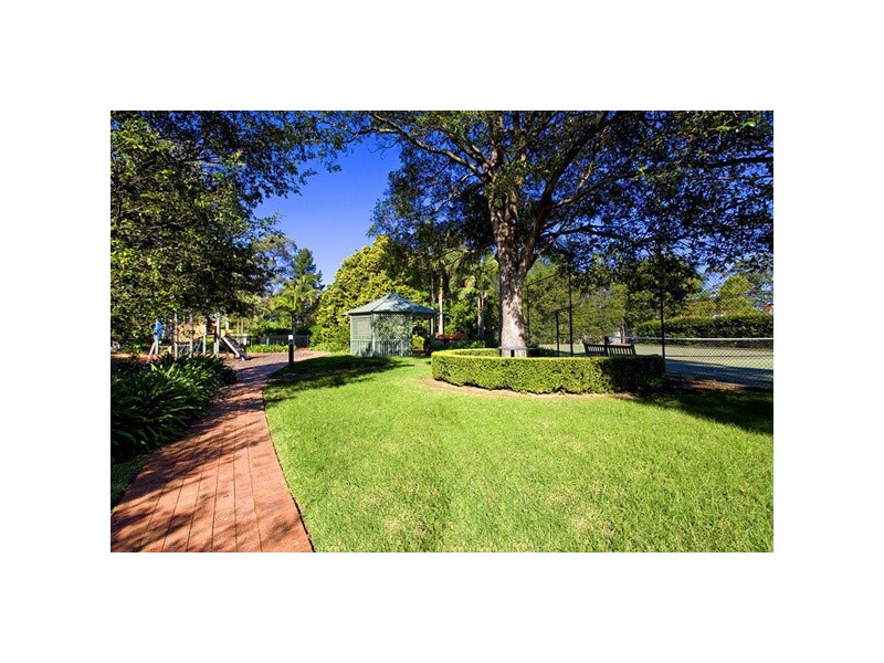 17 HILLCREST  DRIVE, St Ives NSW 2075