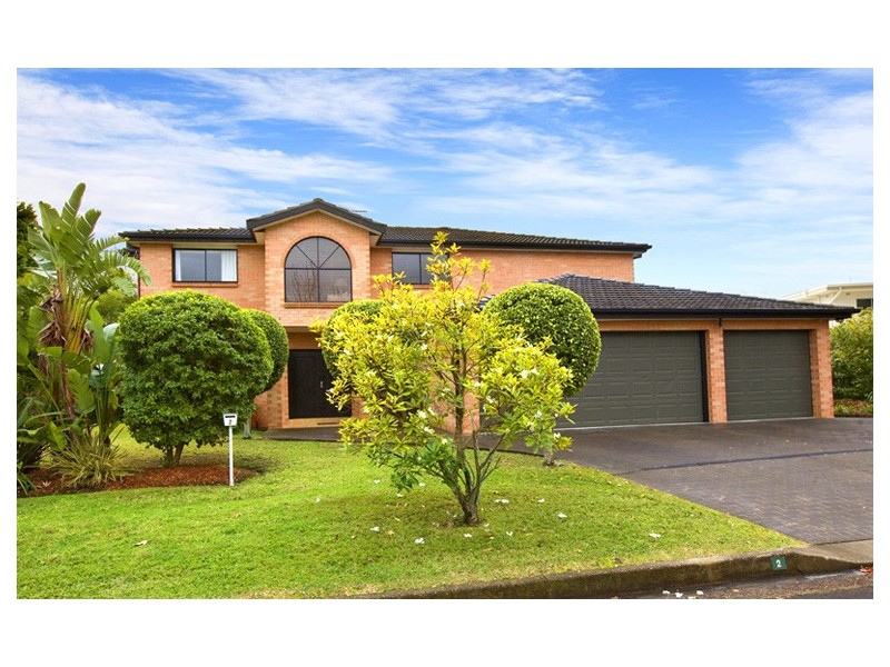 2 WHITMONT CRESCENT, St Ives NSW 2075