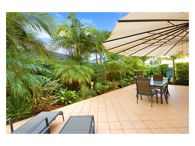 2 WHITMONT CRESCENT, St Ives NSW 2075