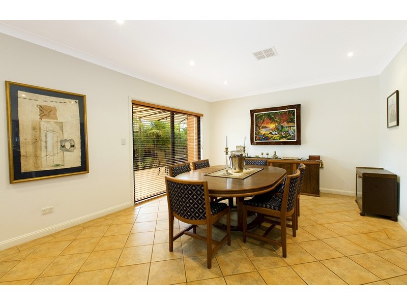 2 WHITMONT CRESCENT, St Ives NSW 2075