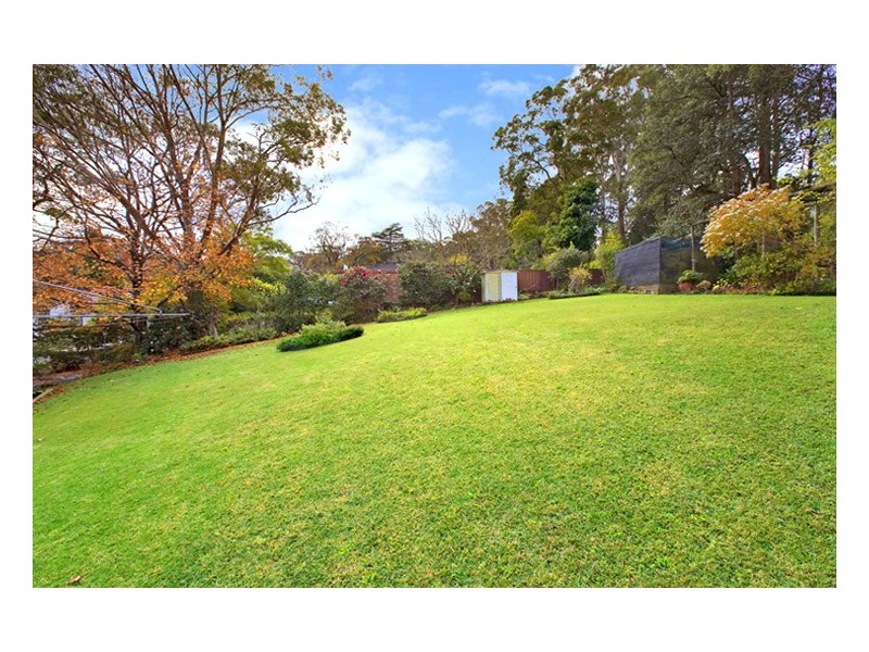 6 CAMELOT PLACE, St Ives NSW 2075