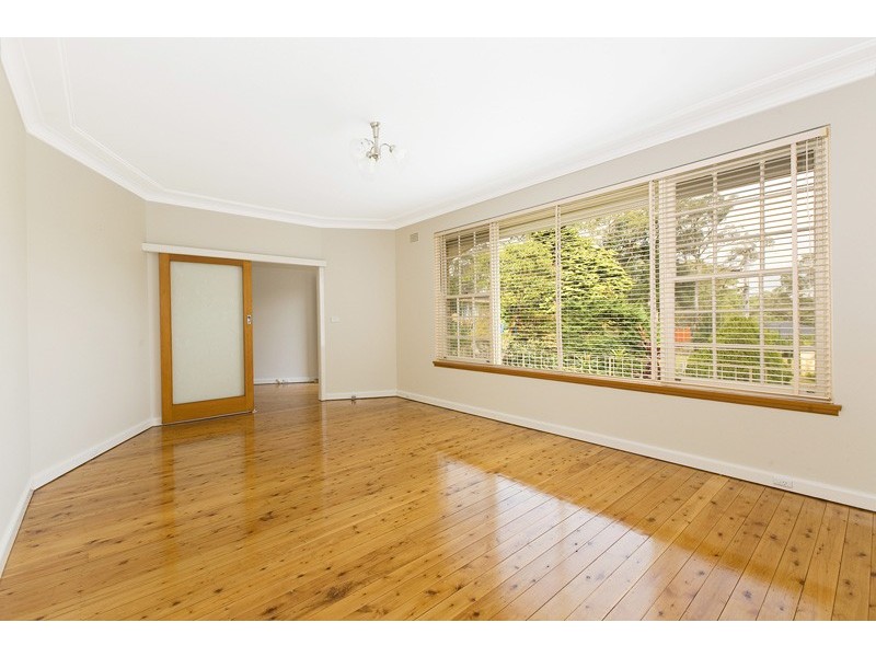 6 CAMELOT PLACE, St Ives NSW 2075