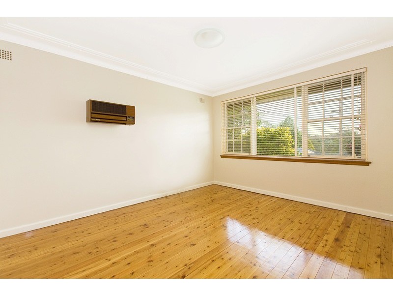 6 CAMELOT PLACE, St Ives NSW 2075