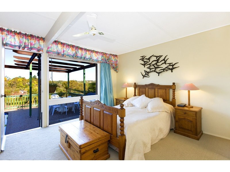 5 WEMBURY ROAD, St Ives NSW 2075