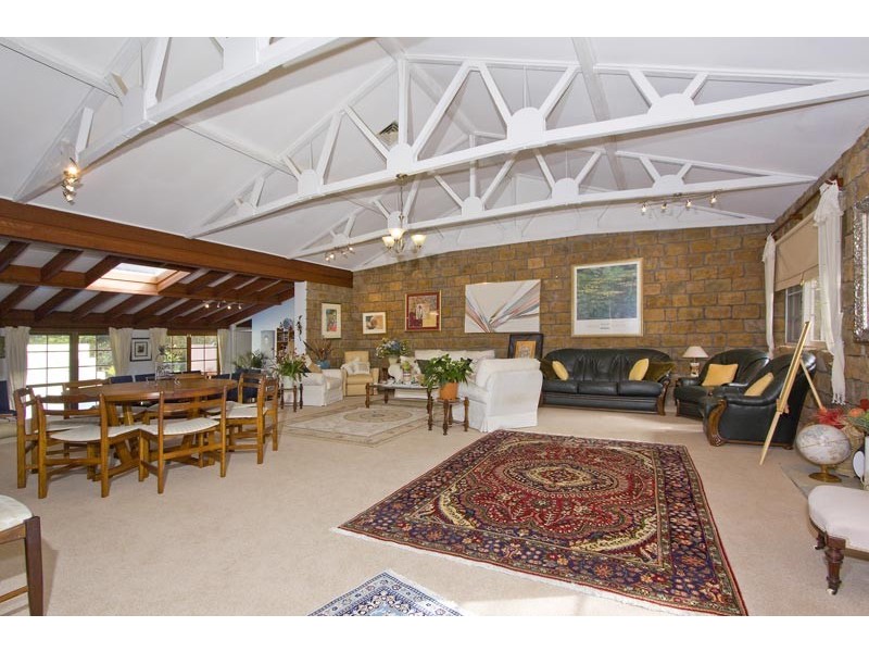 19 BROMLEY AVENUE, Pymble NSW 2073