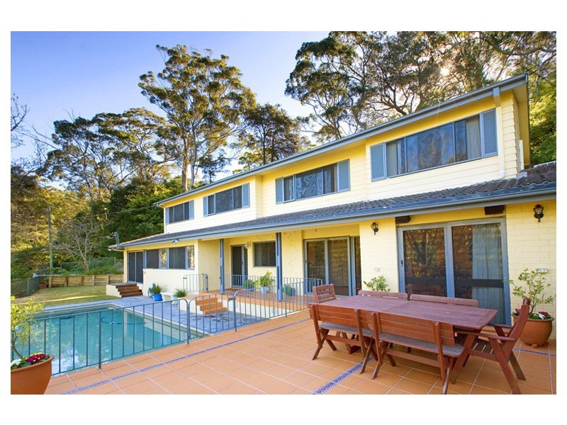 8 GREVILLEA AVENUE, St Ives NSW 2075