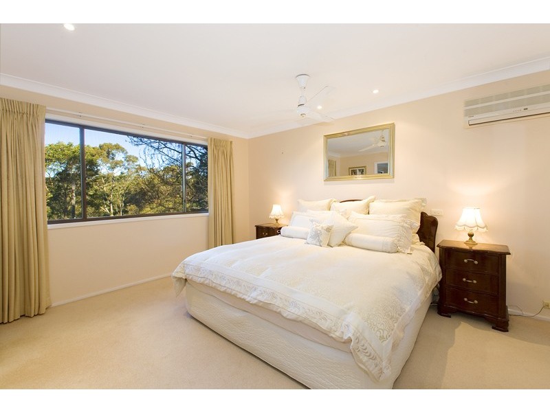 8 GREVILLEA AVENUE, St Ives NSW 2075