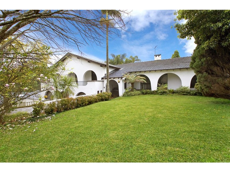 9 MAWSON STREET, St Ives NSW 2075