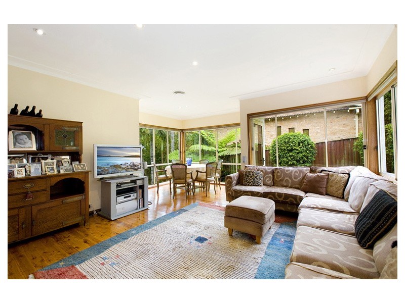 9 MAWSON STREET, St Ives NSW 2075