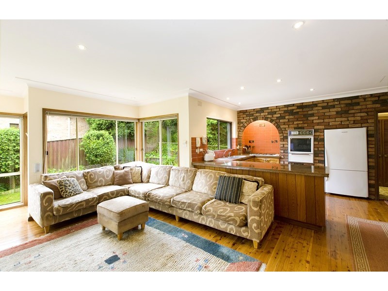 9 MAWSON STREET, St Ives NSW 2075