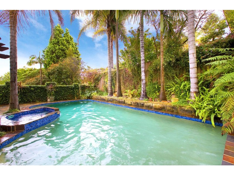 9 MAWSON STREET, St Ives NSW 2075