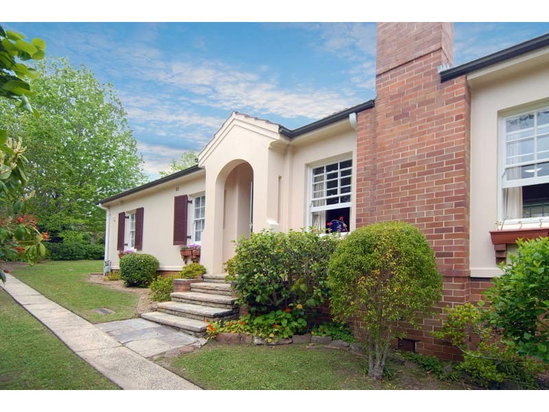 14 BENAROON AVENUE, St Ives NSW 2075