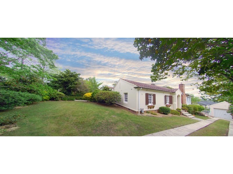 14 BENAROON AVENUE, St Ives NSW 2075