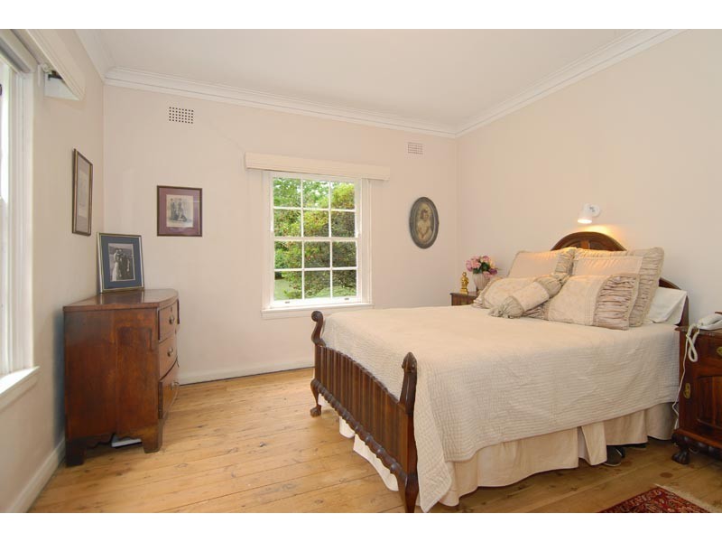 14 BENAROON AVENUE, St Ives NSW 2075