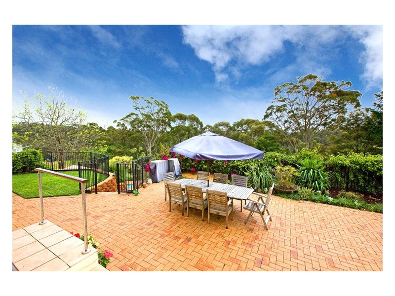 4 LYREBIRD PLACE, St Ives NSW 2075