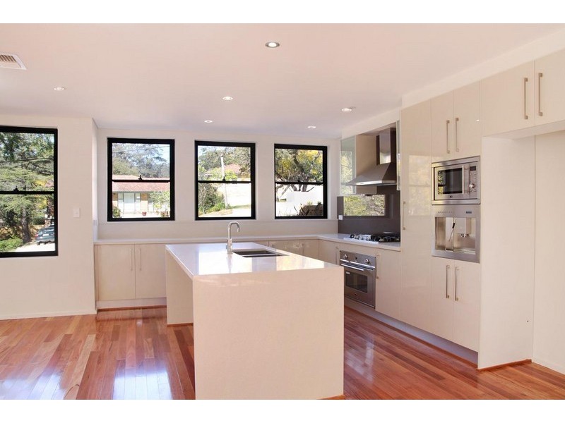 2/10 SHINFIELD AVENUE, St Ives NSW 2075