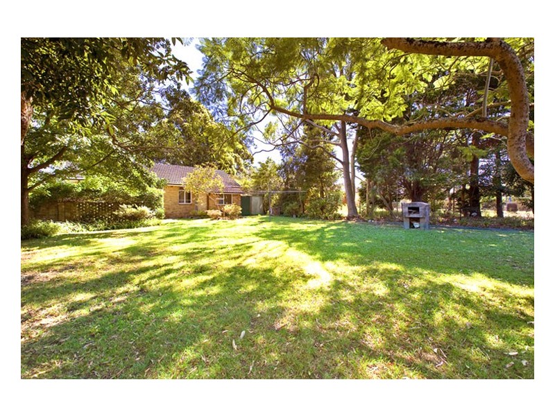 17 DALTON ROAD, St Ives NSW 2075