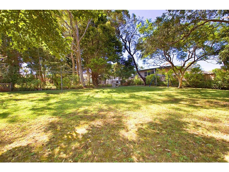 17 DALTON ROAD, St Ives NSW 2075