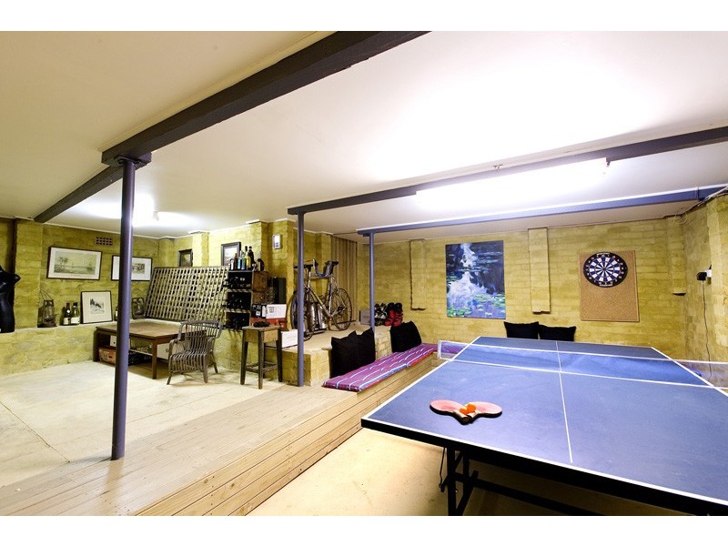 8 CARBEEN AVENUE, St Ives NSW 2075