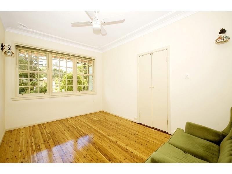 22 MUNGARRA AVENUE, St Ives NSW 2075