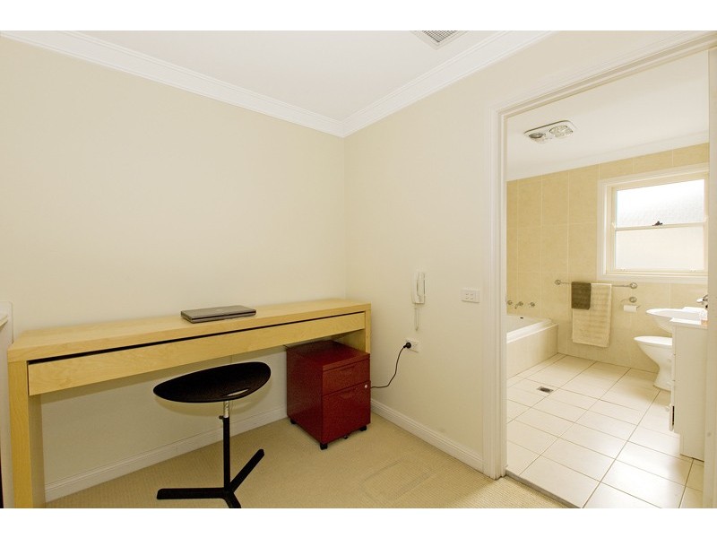 1B SHINFIELD AVENUE, St Ives NSW 2075