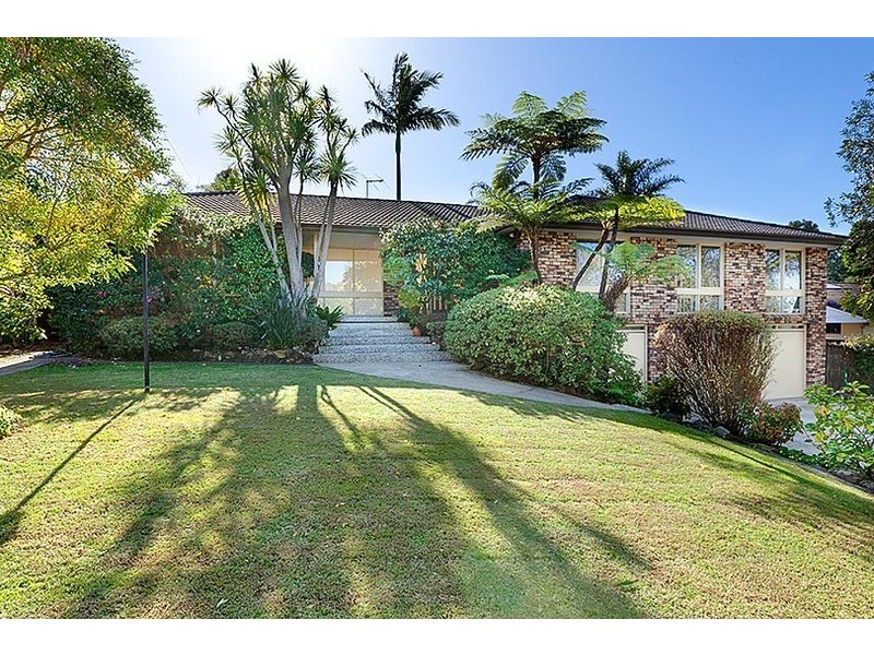 6 NICHOLSON AVENUE, St Ives NSW 2075