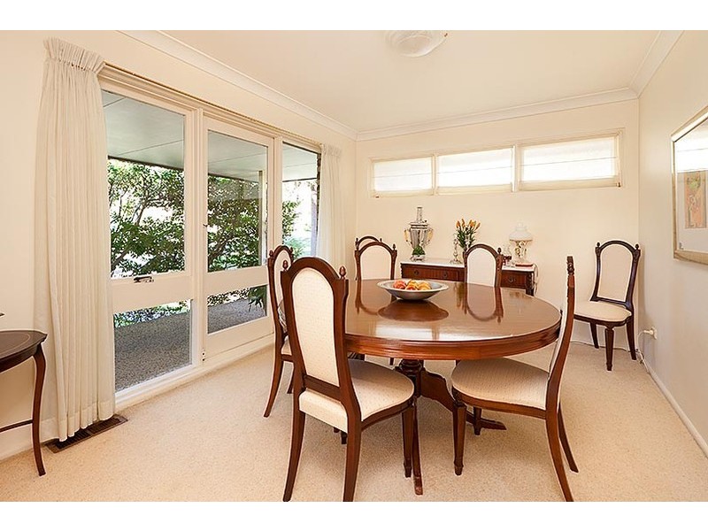 6 NICHOLSON AVENUE, St Ives NSW 2075