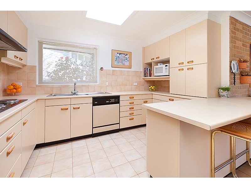 6 NICHOLSON AVENUE, St Ives NSW 2075