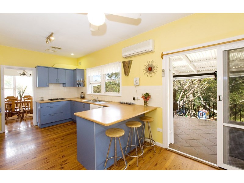 4 TIMBARRA ROAD, St Ives Chase NSW 2075