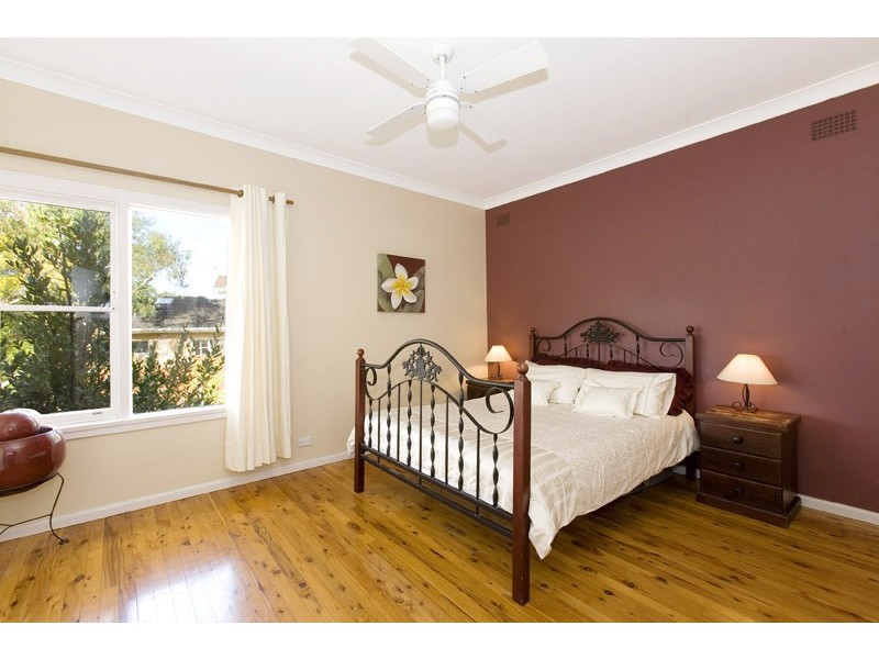 4 TIMBARRA ROAD, St Ives Chase NSW 2075