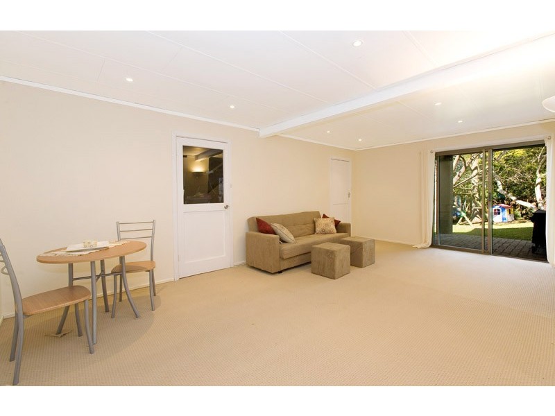 4 TIMBARRA ROAD, St Ives Chase NSW 2075