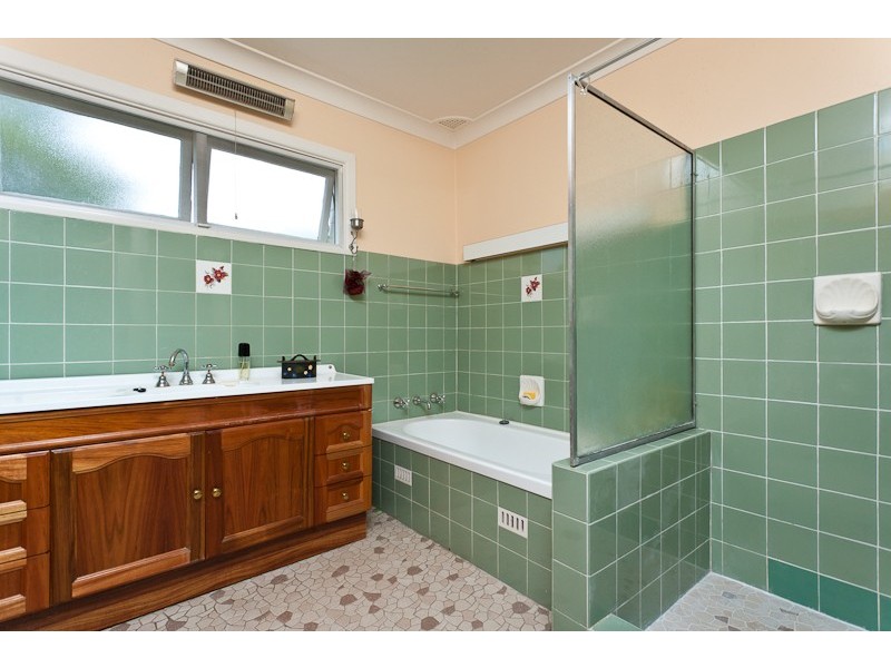 5 RALEIGH CRESCENT, St Ives NSW 2075