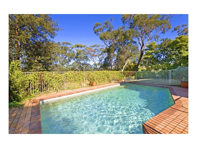 19 CARMEN STREET, St Ives NSW 2075