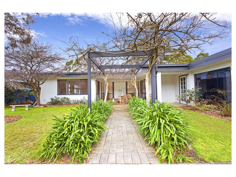 19 WEMBURY ROAD, St Ives NSW 2075