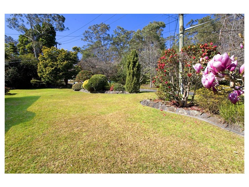 27 MAWSON STREET, St Ives NSW 2075