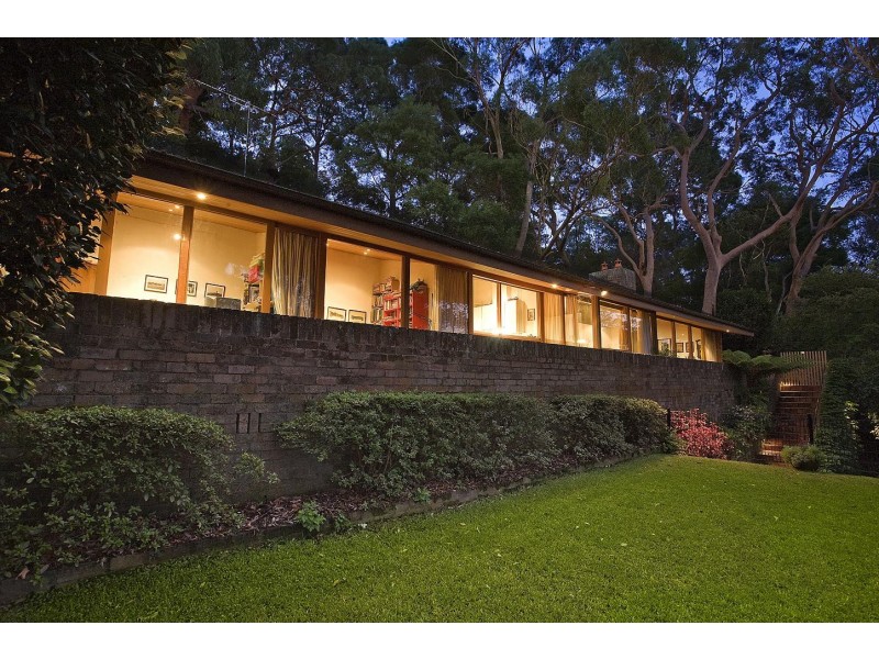 21 TUDOR PLACE, St Ives NSW 2075