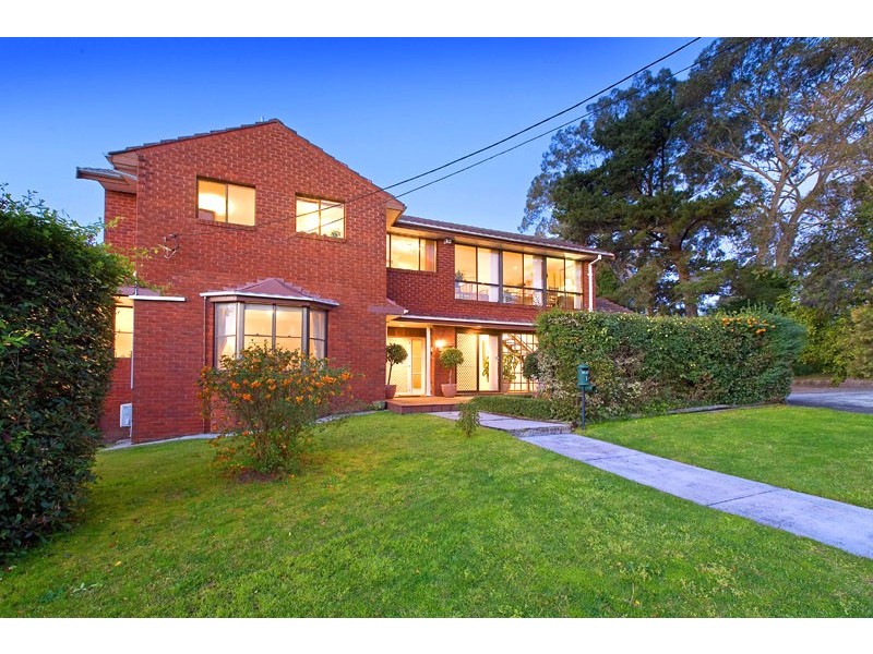 1 GARRICK ROAD, St Ives NSW 2075