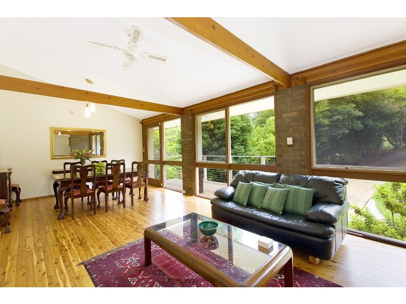 25 HILLSIDE AVENUE, St Ives NSW 2075