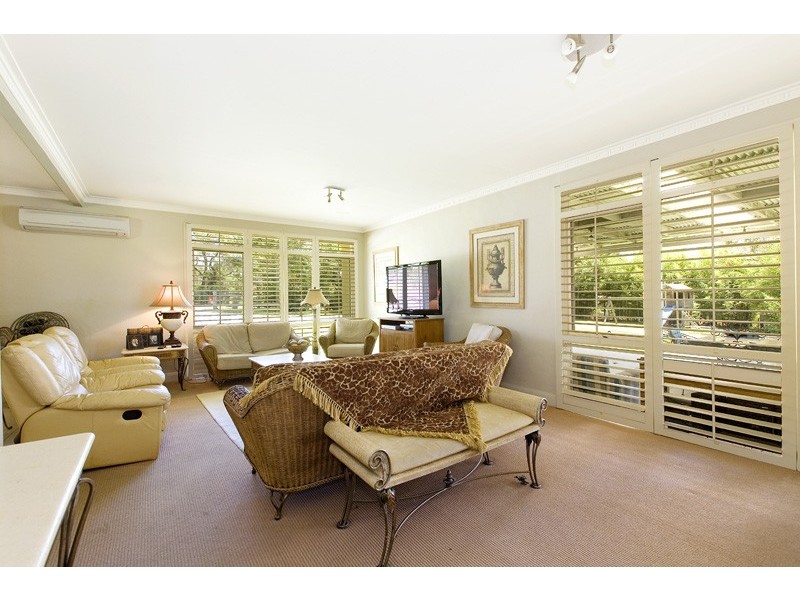 19 RAYM ROAD, Kenthurst NSW 2156